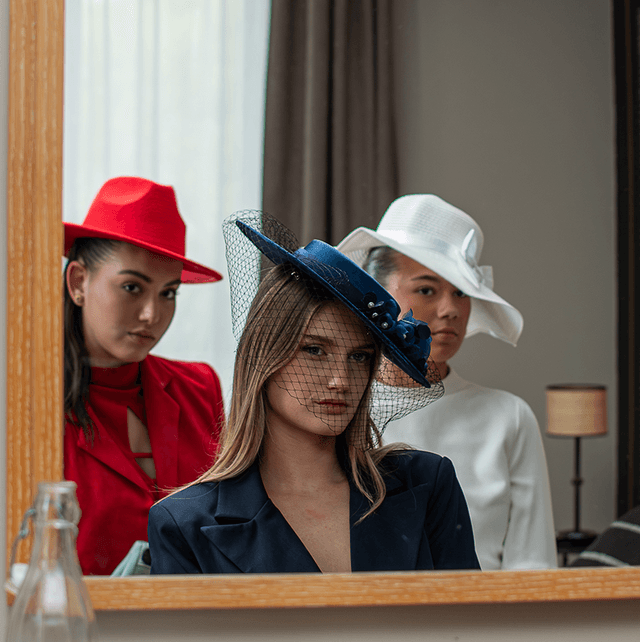 chapeau d’église à couronne plate